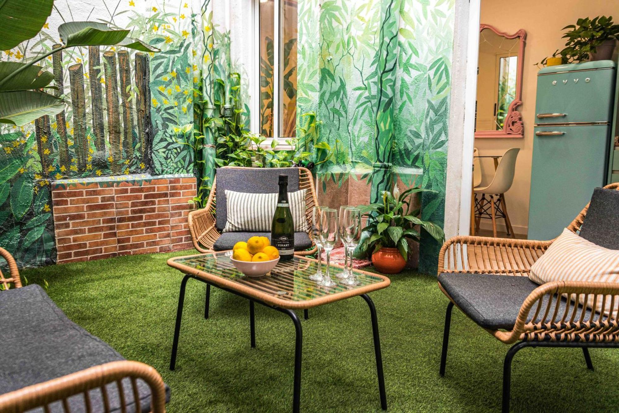 Artistic Flat Next To Ruzafa Welcome To The Jungle Valencia Luaran gambar